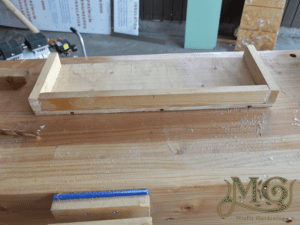 build a cheap bait hive (1)